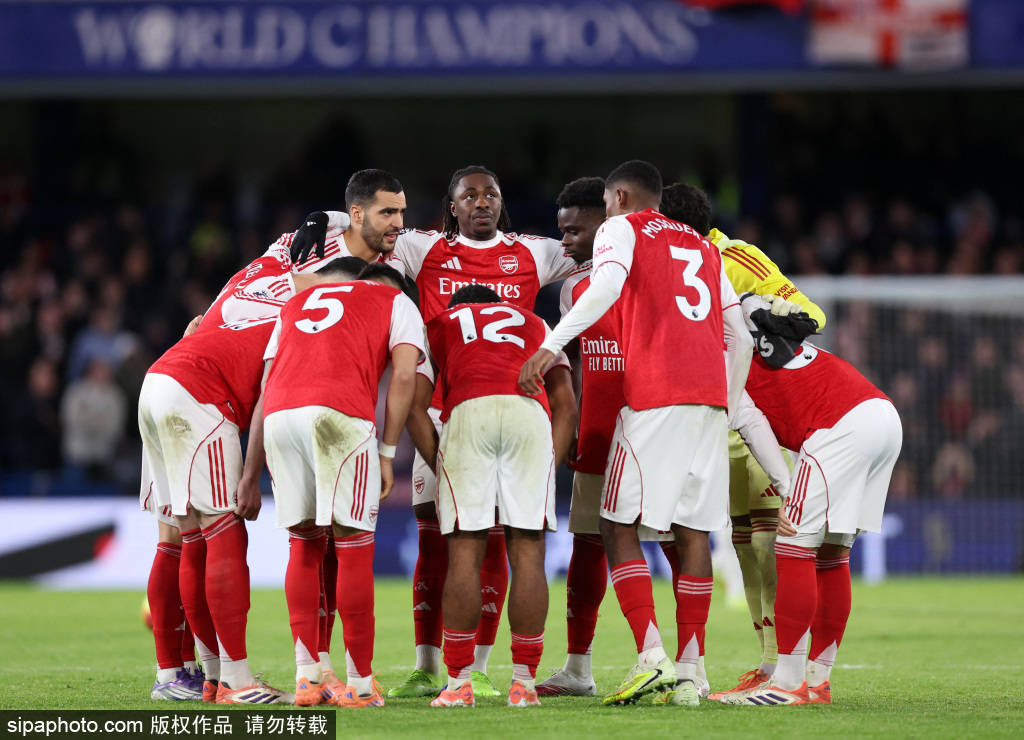 VAR评审引爆英超赛场：凯塞多红牌风波与马特塔点球重罚